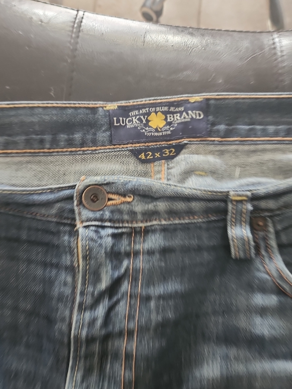 Lucky Brand Men’s Faded Blue Relaxed Jeans